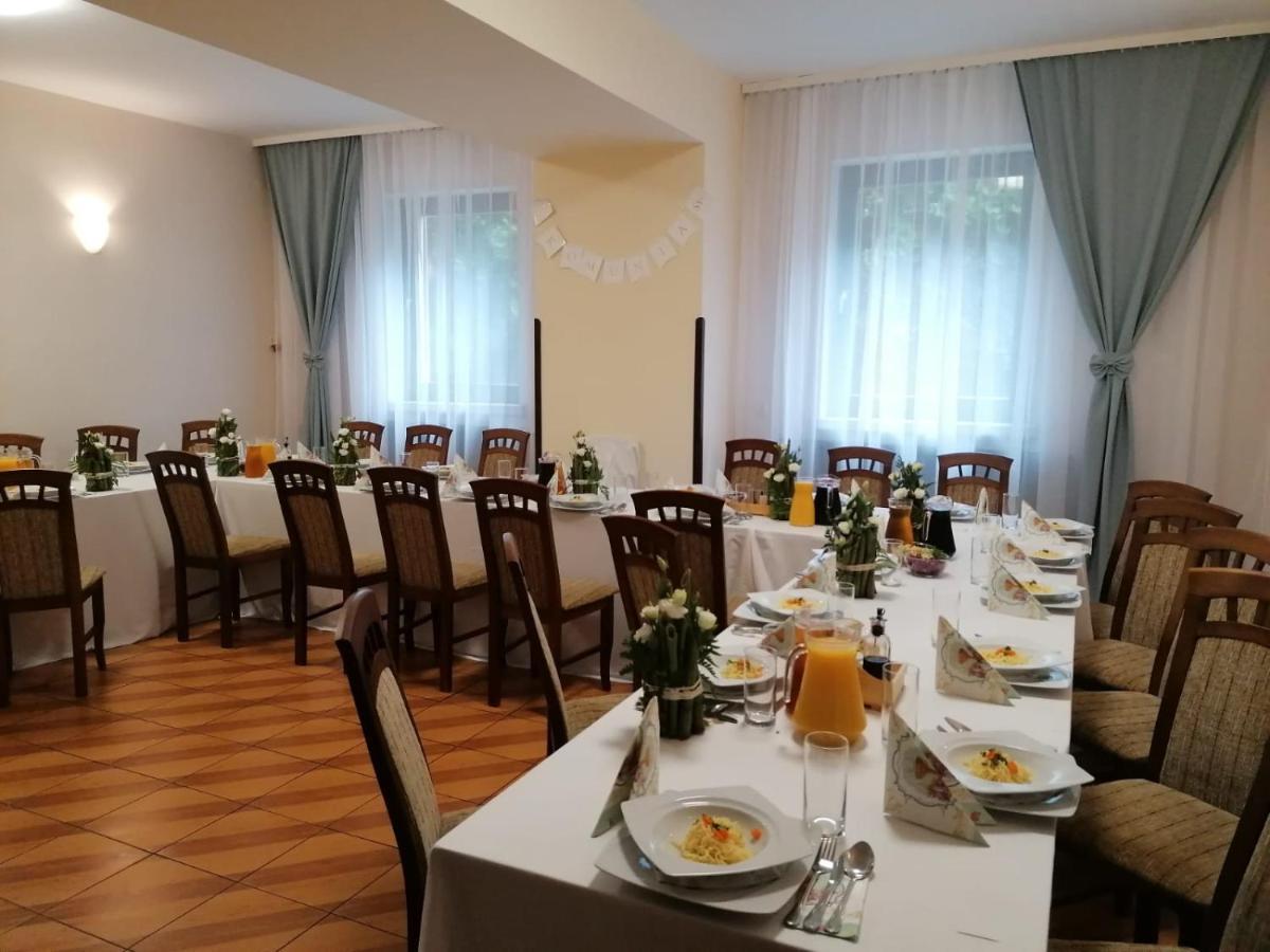 Obiekt "Czarny Rycerz" Aparthotel Jastrzebie Zdroj Ngoại thất bức ảnh