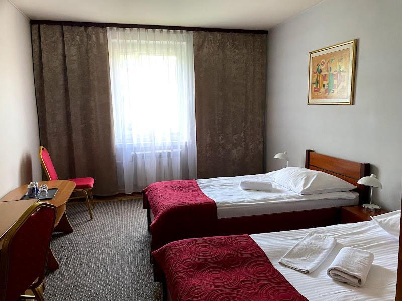 Obiekt "Czarny Rycerz" Aparthotel Jastrzebie Zdroj Ngoại thất bức ảnh
