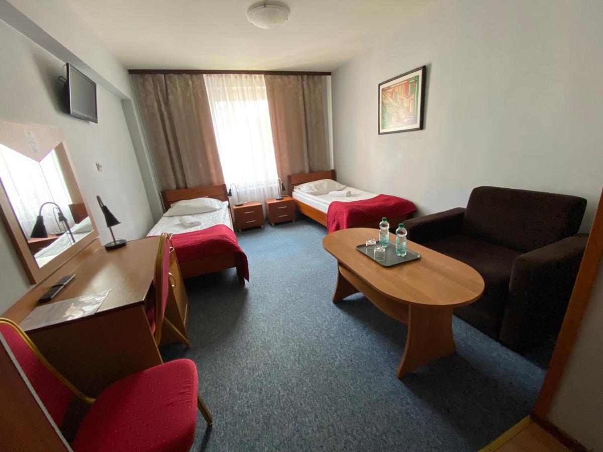 Obiekt "Czarny Rycerz" Aparthotel Jastrzebie Zdroj Ngoại thất bức ảnh